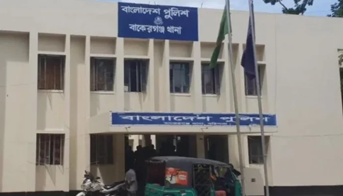 ​মাদকাসক্ত ছেলেকে পিটিয়ে হত্যা, থানায় আত্মসমর্পণ বাবা-মায়ের