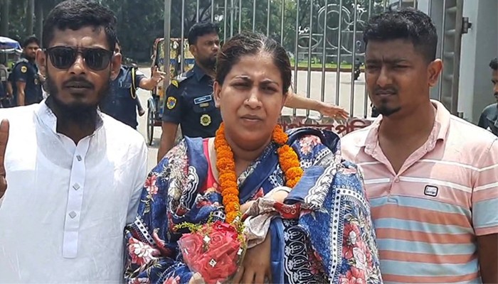 ​জামিনে মুক্তি পেলেন বাচ্চাসহ গ্রেপ্তার হওয়া যুব মহিলা লীগ নেত্রী