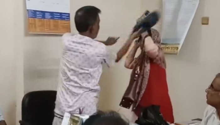 কলেজে ঢুকে শিক্ষিকাকে জুতাপেটা করলেন বিএনপি নেতা