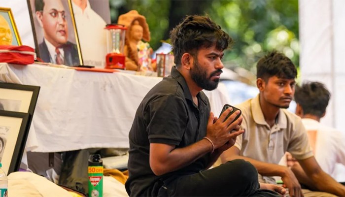 ​অসুস্থ হয়ে পড়লেন ককরোচ জনতা পার্টির প্রতিষ্ঠাতা অভিজিৎ