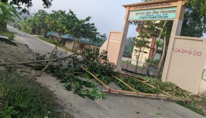 সাজেকে অবরোধ চলছে: দূরপাল্লার যানবাহনও বন্ধ