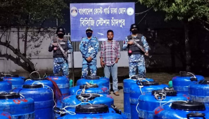 অর্ধ কোটি টাকার চিংড়ি রেণু জব্দ