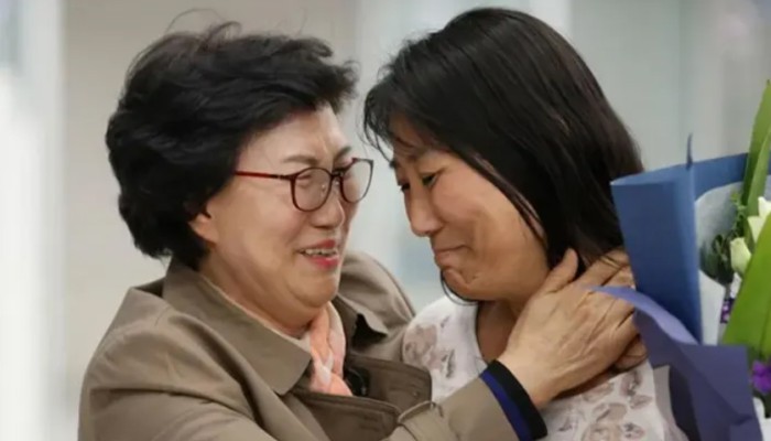 ​৪৪ বছর পর মা-মেয়ের মিলন