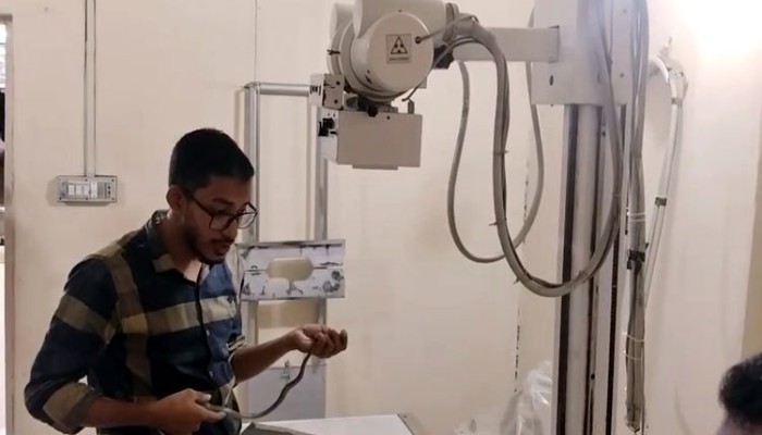 হাড় ভেঙেছে কালনাগিনীর, এক্স-রে করে চলছে চিকিৎসা