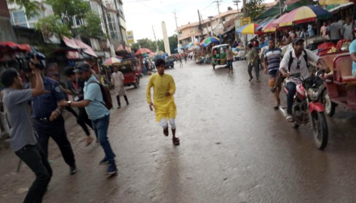 ​উপদেষ্টা আসিফের সমর্থকদের ওপর কুমিল্লায় হামলা