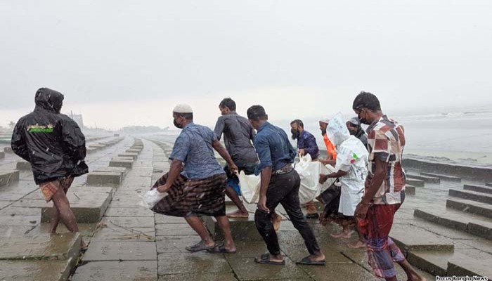 ​সৈকতে ভেসে এল বঙ্গোপসাগরে নিখোঁজ জেলের মরদেহ