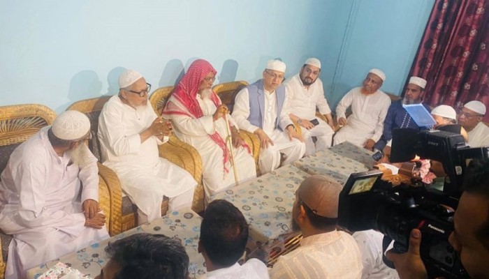 ​হাটহাজারী মাদ্রাসা পরিদর্শন করলেন বিএনপি নেতা নজরুল ও সালাহউদ্দিন