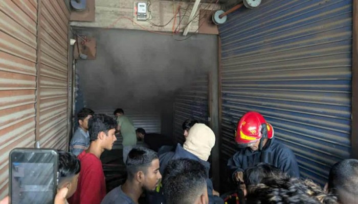 ​গুলিস্তানে মার্কেটের আগুন নিয়ন্ত্রণে