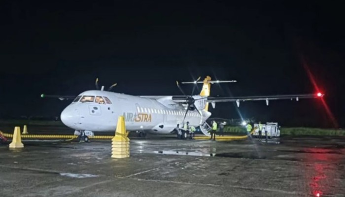 বিমানের সঙ্গে কুকুরের ধাক্কা, অল্পের জন্য রক্ষা