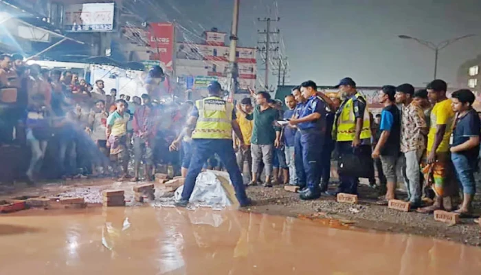 ​আশুলিয়ায় লরিচাপায় শিশুসহ নিহত ৩