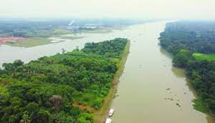 যে গ্রামে কোন পথ নেই!