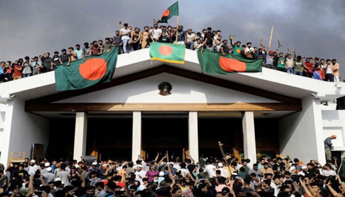 ‘ওরা বিপ্লবটাকে বিক্রি করে দিচ্ছে’