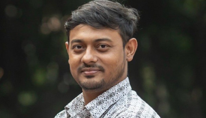 ​ঘুরতে এসেছি, পিটার হাসের সঙ্গে বৈঠক গুজব : নাসীরুদ্দীন