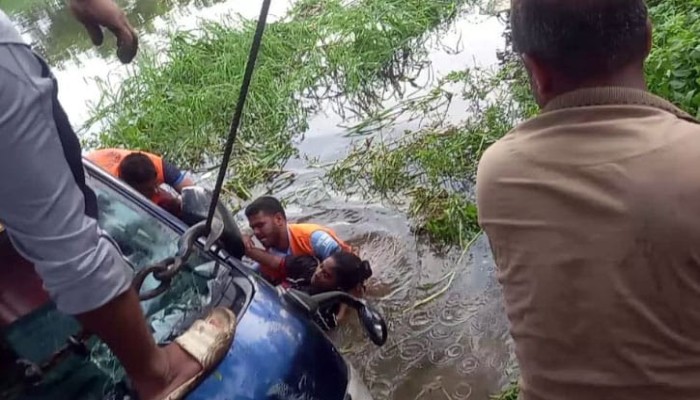 চালকের ঘুমে প্রাণ গেল একই পরিবারের ৭ জনের