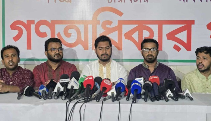 গণঅভ্যুত্থান নিয়ে রাজনৈতিক দলগুলো ক্রেডিটবাজি করছে