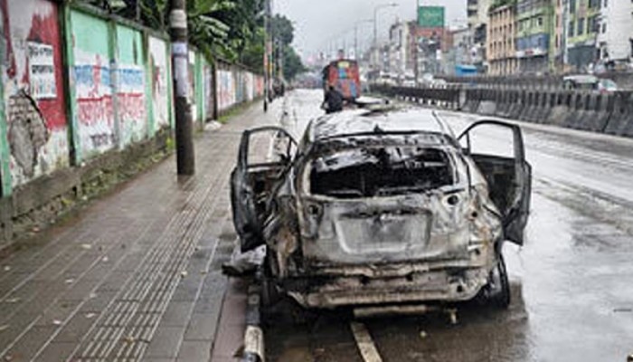 ​মহাখালীতে প্রাইভেটকারে আগুন, নিহত ২