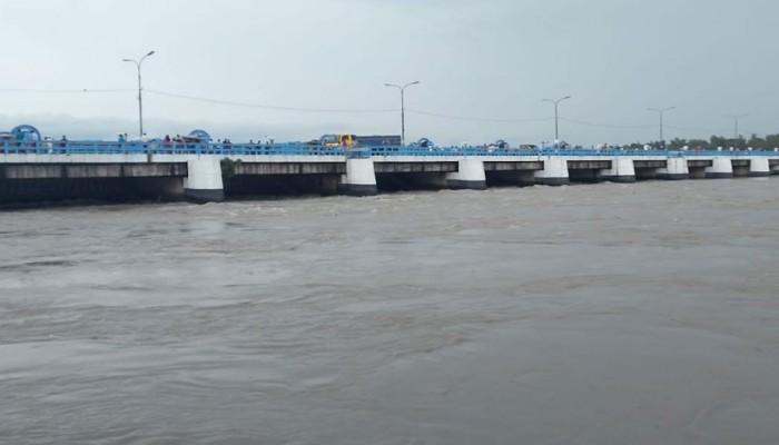 ​তিস্তায় ডুবছে নিম্নাঞ্চল