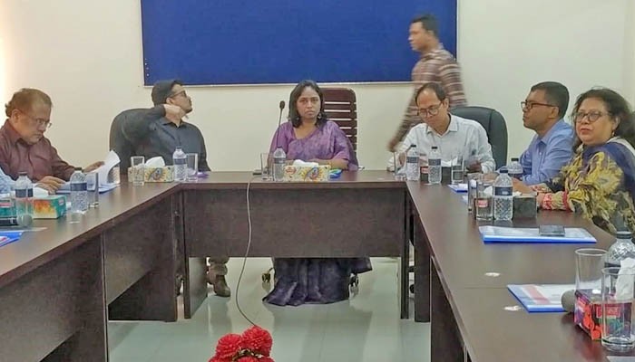 ​হিলি স্থলবন্দর পরিদর্শন করেছেন বিভিন্ন মন্ত্রণালয়ের ১২ সদস্যের প্রতিনিধি দল