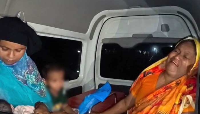 ​সিন্ডিকেটে আটকা অ্যাম্বুলেন্স, প্রাণ গেল নবজাতকের