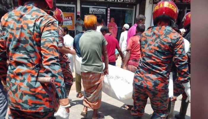 ​ট্রাকচাপায় প্রাণ গেল মা-মেয়ের