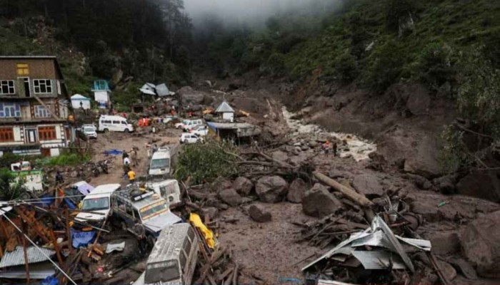 কাশ্মীর ভূমি ধসে ৬০ তীর্থযাত্রী নিহত, নিখোজ শতাধিক