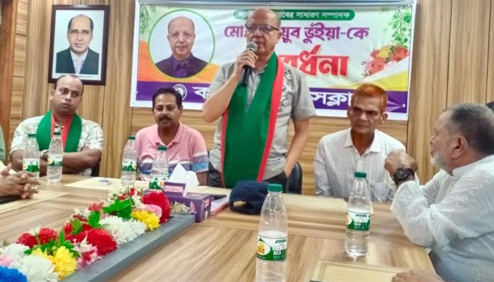 ​আইয়ুব ভুঁইয়াকে কলাপাড়া প্রেসক্লাবে সংবর্ধনা