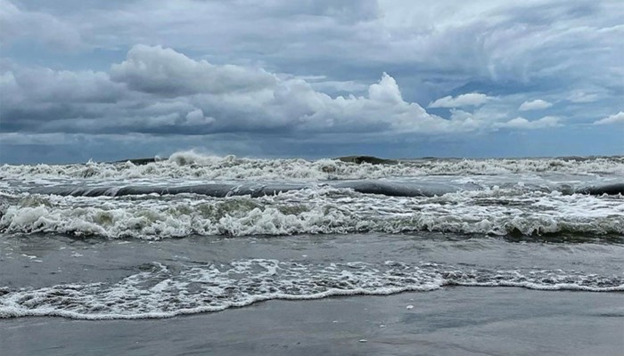 সমুদ্রবন্দরে ৩ নম্বর সতর্ক সংকেত