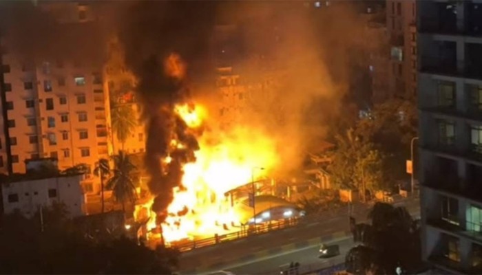 ​মহাখালীতে পেট্রোল পাম্পে আগুন