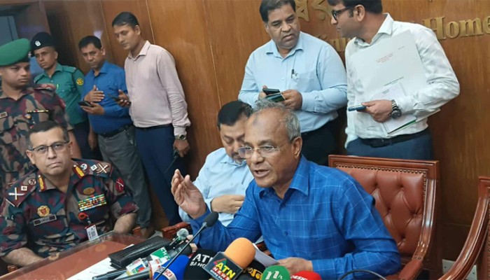 মব ভায়োলেন্স এখনও নিয়ন্ত্রণে আসেনি: স্বরাষ্ট্র উপদেষ্টা