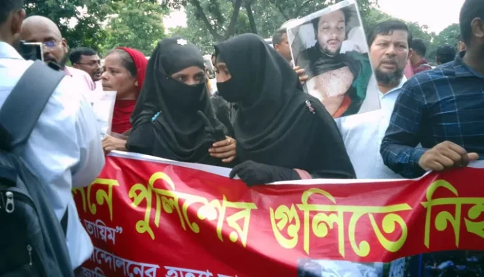 ​আসিফ নজরুলের পদত্যাগ দাবি