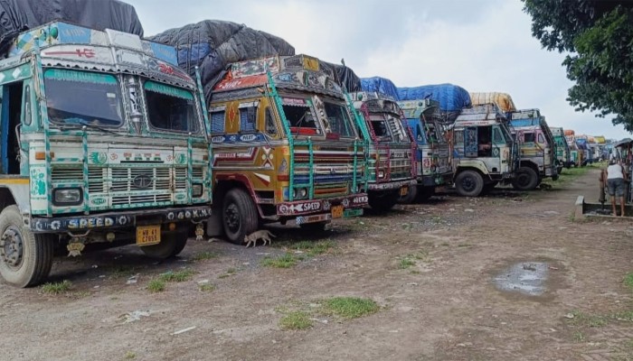 ​শুল্ক জটিলতা কাটিয়ে খালাসের অপেক্ষায় আমদানিকৃত চাল