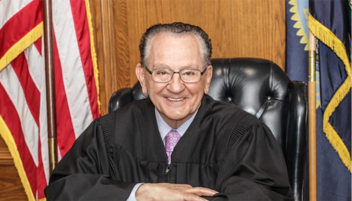 ​‘বিশ্বের সবচেয়ে দয়ালু বিচারক’ ফ্র্যাঙ্ক ক্যাপ্রিও আর নেই