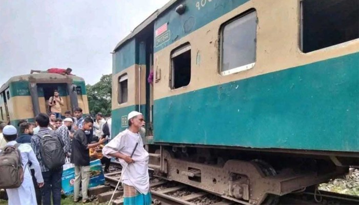 ​বিমানবন্দর এলাকায় যমুনা এক্সপ্রেস ট্রেন লাইনচ্যুত