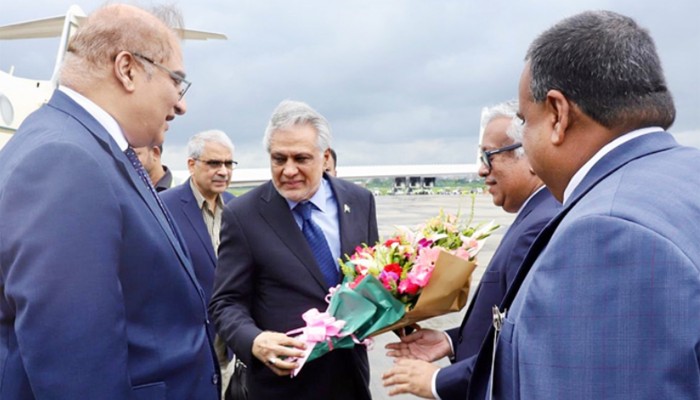​কী বার্তা নিয়ে ঢাকায় পাকিস্তানের পররাষ্ট্রমন্ত্রী?