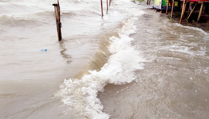 ​বাড়বে ৯ নদীর পানি, ডুবতে পারে ৬ জেলার নিম্নাঞ্চল