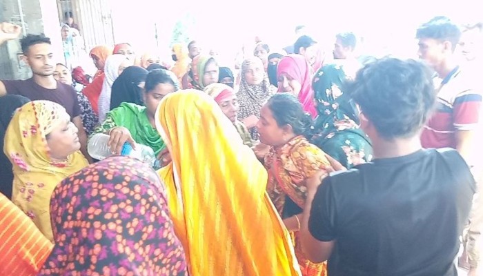 ​ চুয়াডাঙ্গায় বাবা-ছেলেকে কুপিয়ে হত্যা