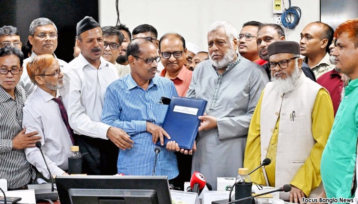 ​খিলক্ষেতের সেই মন্দির ও দুই মসজিদকে জমি বরাদ্দ দিলো রেলওয়ে