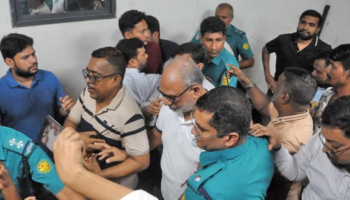 ​ডিবি কার্যালয়ে লতিফ সিদ্দিকী