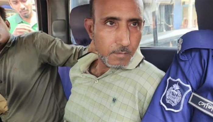 বিকাশকর্মীকে অপহরণ, ভুয়া পুলিশকে ধরল জনতা