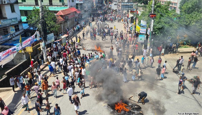 বাঁকখালী নদী দখলমুক্তকরণ: বাঁধার মুখে ফেরত গেল প্রশাসন