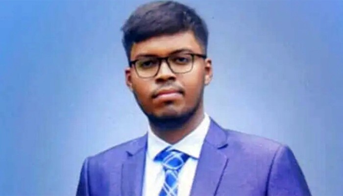 ​ডাকসু নির্বাচন থেকে সরে দাঁড়ালেন আরো এক প্রার্থী