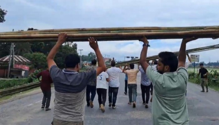 ​সীমানা নির্ধারণ নিয়ে ঢাকা-সিলেট মহাসড়ক অবরোধ, তীব্র যানজট