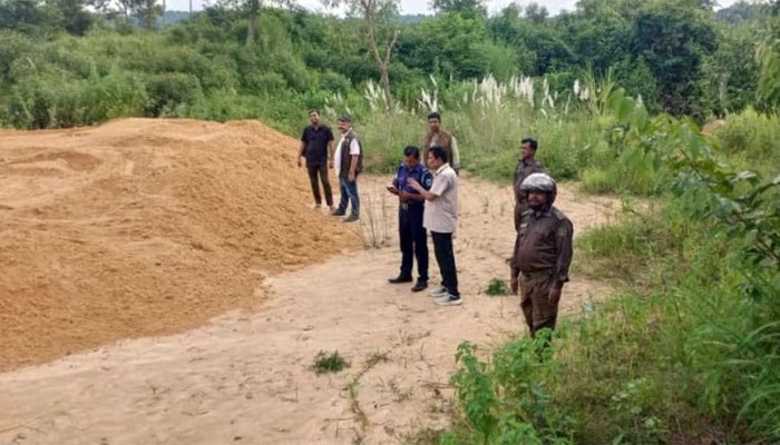 ১ লাখ ঘনফুট পাহাড়ি বালি প্রতিস্থাপন করলো বন বিভাগ