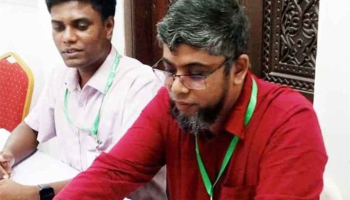 কার্জন হলে অনিয়ম, পোলিং অফিসার প্রত্যাহার