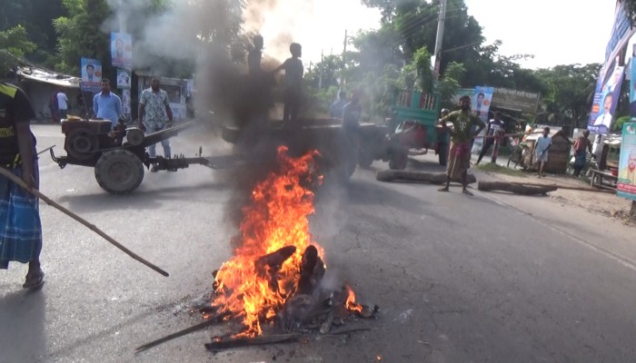​বাগেরহাটে আসন বহাল রাখার দাবিতে ৪৮ ঘণ্টার হরতাল চলছে