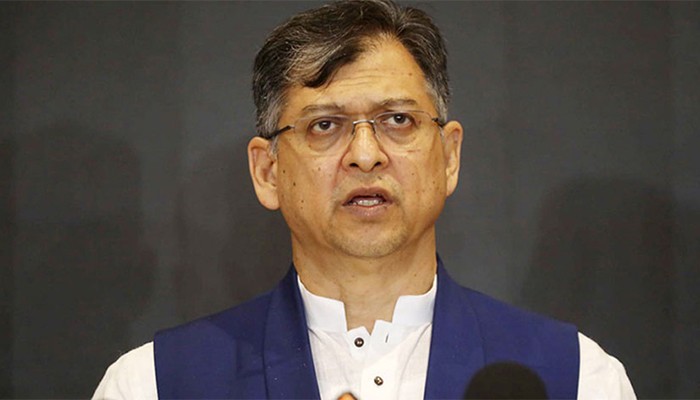 ​ডাকসুতে বিজয়ীদের অভিনন্দন জানালেন সালাহউদ্দিন আহমেদ