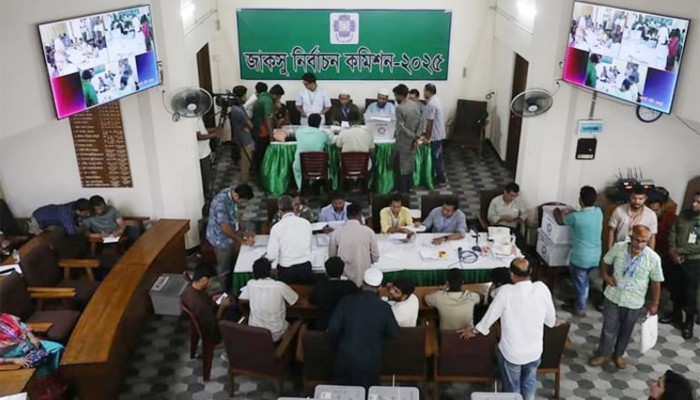 জরুরি বৈঠকের পর ভোট গণনা পুনরায় শুরু