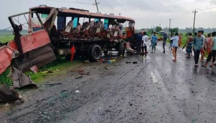 ​একমাসে সড়কে ঝরলো ৪১৮ প্রাণ: বিআরটিএ