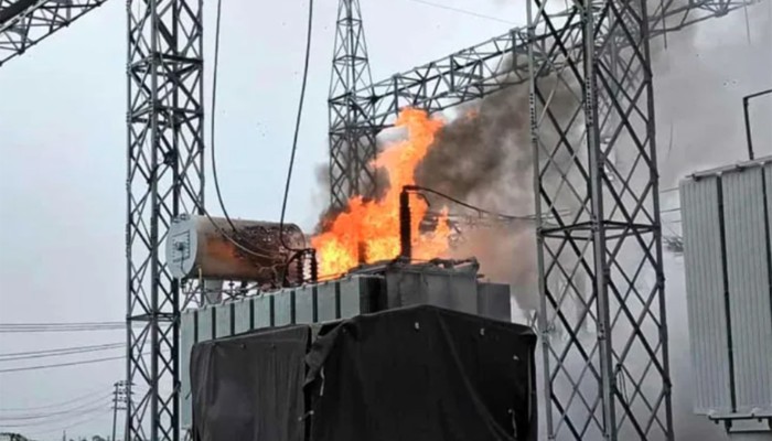 ​পাওয়ার গ্রিডে ভয়াবহ অগ্নিকাণ্ড, জেলাজুড়ে বিদ্যুৎ সরবরাহ বন্ধ