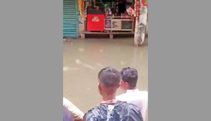 বৃষ্টির পানিতে বিদ্যুতায়িত হয়ে যুবকের মৃত্যু